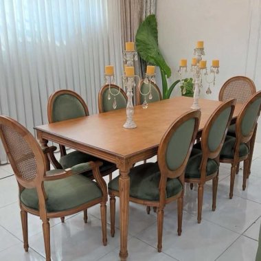 Wooden Tables Manufacturers in Delhi