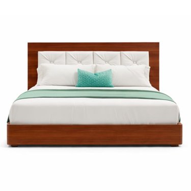 Resort Style Wooden Frame Commercial Grade Upholstered Hotel Bed Manufacturers, Suppliers in Delhi